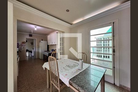 Casa para alugar com 500m², 4 quartos e 5 vagasCozinha