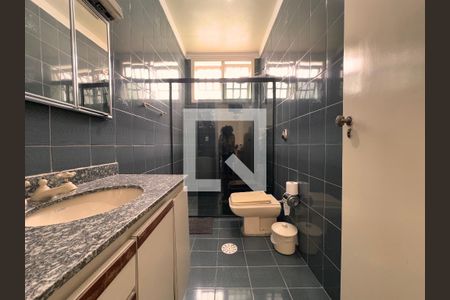 Casa para alugar com 500m², 4 quartos e 5 vagasBanheiro da suíte 3