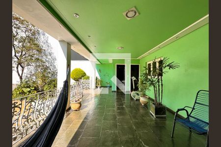 Casa para alugar com 500m², 4 quartos e 5 vagasVaranda