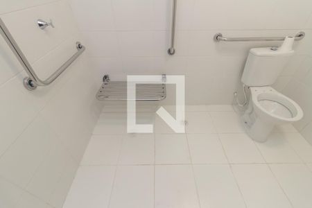 Banheiro de kitnet/studio à venda com 1 quarto, 28m² em Vila Buarque, São Paulo