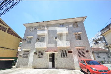 Apartamento à venda com 60m², 2 quartos e 1 vaga Apartamento à venda com 60m², 2 quartos e 1 vagaFachada