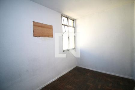Quarto 2 de apartamento para alugar com 2 quartos, 50m² em Parada de Lucas, Rio de Janeiro