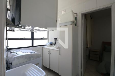Apartamento para alugar com 136m², 4 quartos e 2 vagasÁrea de Serviço