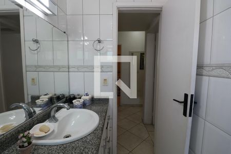Apartamento para alugar com 136m², 4 quartos e 2 vagasBanheiro Social
