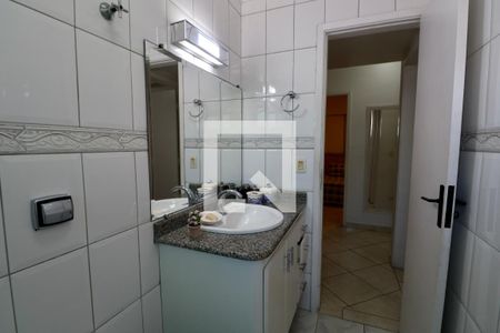 Apartamento para alugar com 136m², 4 quartos e 2 vagasBanheiro Social
