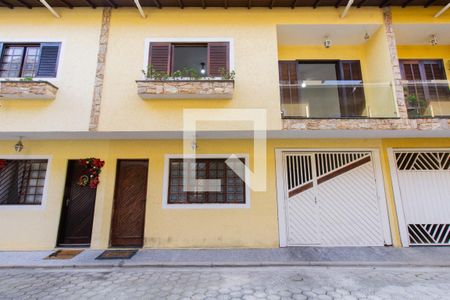 Casa de condomínio à venda com 129m², 3 quartos e 1 vaga Casa de condomínio à venda com 129m², 3 quartos e 1 vagaFachada Interna