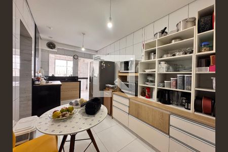 Apartamento à venda com 130m², 2 quartos e 1 vagaCozinha