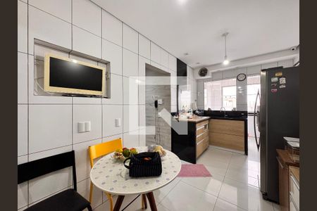 Apartamento à venda com 130m², 2 quartos e 1 vagaCozinha