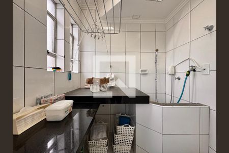 Apartamento à venda com 130m², 2 quartos e 1 vagaÁrea de Serviço