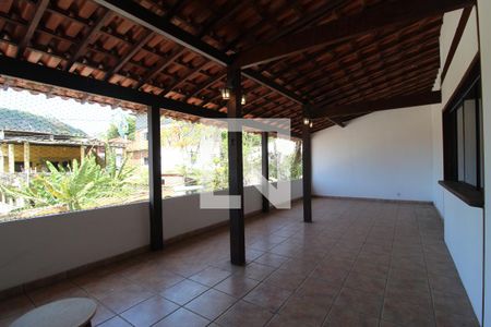 Casa de condomínio à venda com 204m², 4 quartos e 2 vagasVaranda