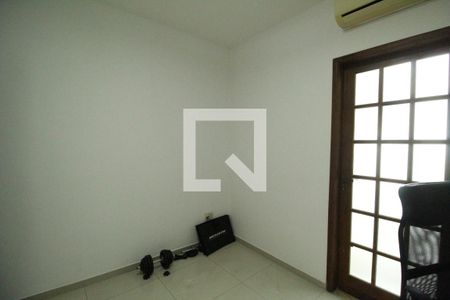 Casa de condomínio à venda com 204m², 4 quartos e 2 vagasQuarto 3