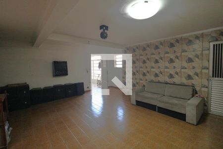 Casa à venda com 334m², 3 quartos e 4 vagasPorão