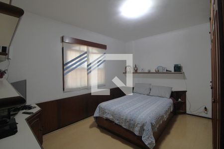 Casa à venda com 334m², 3 quartos e 4 vagasQuarto 2