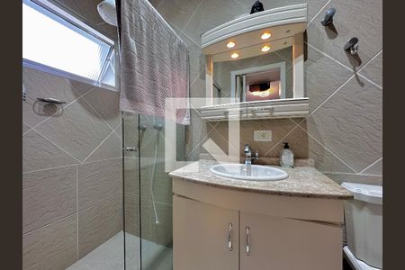 Casa para alugar com 250m², 4 quartos e 3 vagas Casa para alugar com 250m², 4 quartos e 3 vagasBanheiro Suíte 2