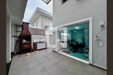 Casa para alugar com 250m², 4 quartos e 3 vagas Casa para alugar com 250m², 4 quartos e 3 vagasQuintal