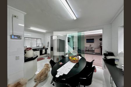 Casa para alugar com 250m², 4 quartos e 3 vagas Casa para alugar com 250m², 4 quartos e 3 vagasCozinha