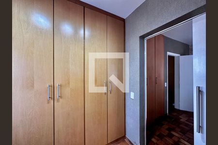 Casa para alugar com 250m², 4 quartos e 3 vagas Casa para alugar com 250m², 4 quartos e 3 vagasCloset Suíte 1