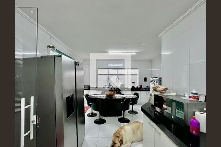 Casa para alugar com 250m², 4 quartos e 3 vagas Casa para alugar com 250m², 4 quartos e 3 vagasCozinha