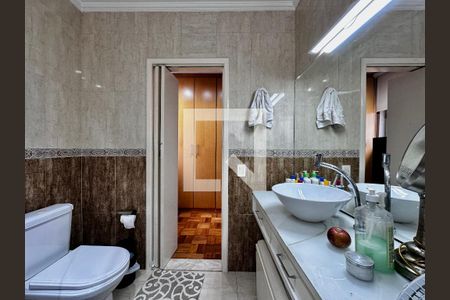 Casa para alugar com 250m², 4 quartos e 3 vagas Casa para alugar com 250m², 4 quartos e 3 vagasBanheiro Suíte 1