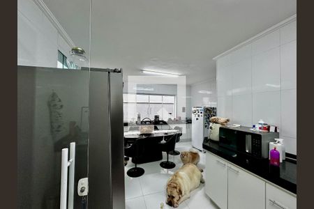 Casa para alugar com 250m², 4 quartos e 3 vagas Casa para alugar com 250m², 4 quartos e 3 vagasCozinha