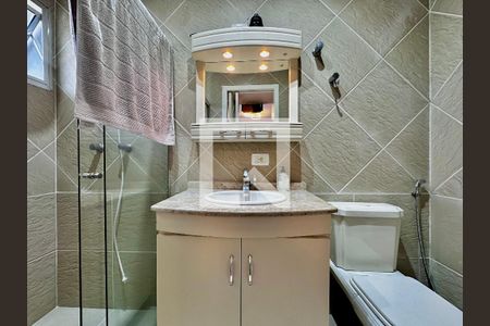 Casa para alugar com 250m², 4 quartos e 3 vagas Casa para alugar com 250m², 4 quartos e 3 vagasBanheiro Suíte 2