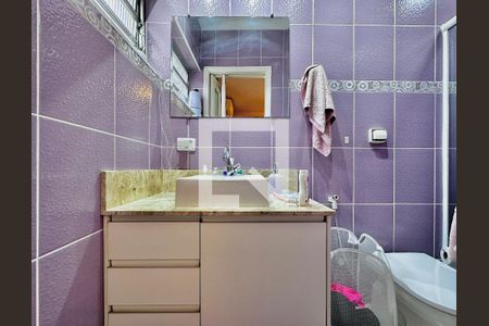 Casa para alugar com 250m², 4 quartos e 3 vagas Casa para alugar com 250m², 4 quartos e 3 vagasBanheiro Suíte 3