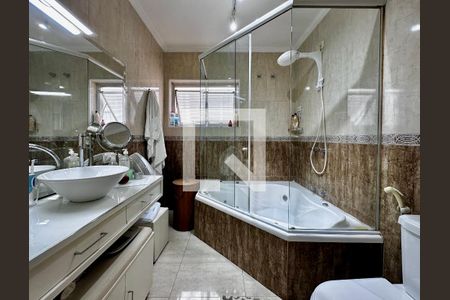 Casa para alugar com 250m², 4 quartos e 3 vagas Casa para alugar com 250m², 4 quartos e 3 vagasBanheiro Suíte 1