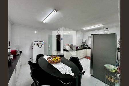 Casa para alugar com 250m², 4 quartos e 3 vagas Casa para alugar com 250m², 4 quartos e 3 vagasCozinha