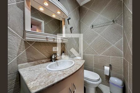 Casa para alugar com 250m², 4 quartos e 3 vagas Casa para alugar com 250m², 4 quartos e 3 vagasBanheiro Suíte 2