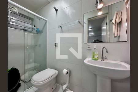 Casa para alugar com 250m², 4 quartos e 3 vagas Casa para alugar com 250m², 4 quartos e 3 vagasBanheiro de Serviço