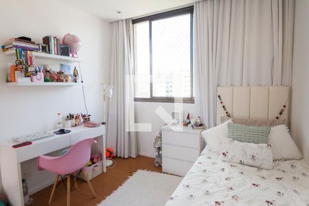 Apartamento à venda com 157m², 4 quartos e 3 vagasquarto 2
