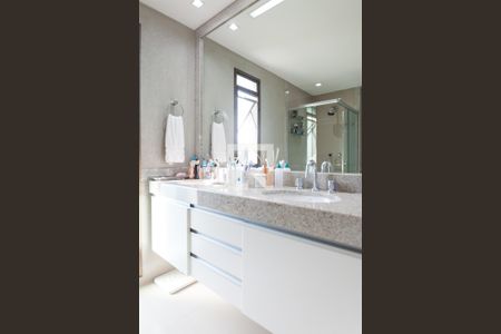 Apartamento à venda com 157m², 4 quartos e 3 vagasbanheiro suite master