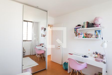 Apartamento à venda com 157m², 4 quartos e 3 vagasquarto 2