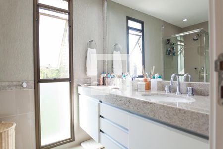 Apartamento à venda com 157m², 4 quartos e 3 vagasbanheiro suite master