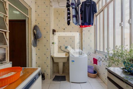 Apartamento à venda com 222m², 3 quartos e 1 vagaÁrea de Serviço