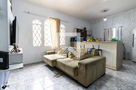 Casa à venda com 250m², 5 quartos e 2 vagas Casa à venda com 250m², 5 quartos e 2 vagasSala da Casa 3