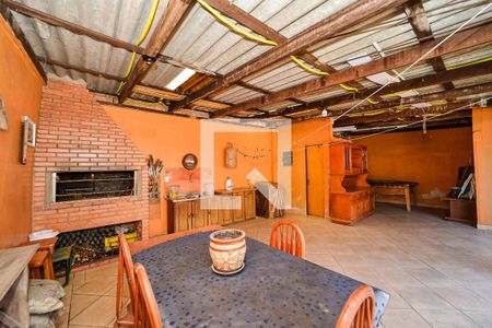 Casa à venda com 170m², 3 quartos e 3 vagas Casa à venda com 170m², 3 quartos e 3 vagasÁrea de Serviço/Espaço Churrasqueira