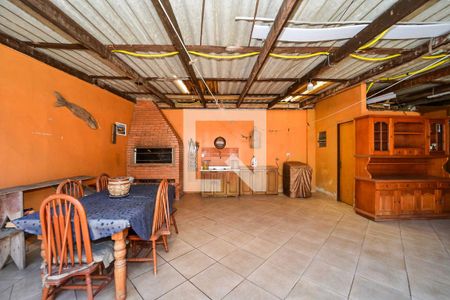 Casa à venda com 170m², 3 quartos e 3 vagas Casa à venda com 170m², 3 quartos e 3 vagasÁrea de Serviço/Espaço Churrasqueira