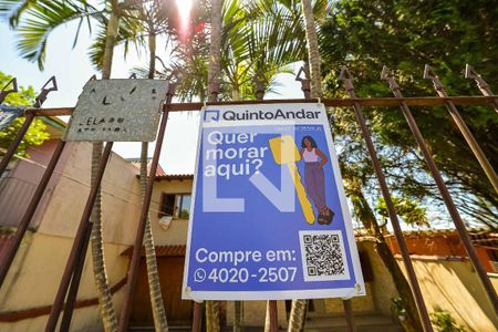 Casa à venda com 170m², 3 quartos e 3 vagas Casa à venda com 170m², 3 quartos e 3 vagasPlaquinha