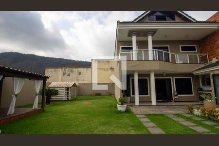 Casa de condomínio para alugar com 800m², 5 quartos e 4 vagas Casa de condomínio para alugar com 800m², 5 quartos e 4 vagasÁrea Externa