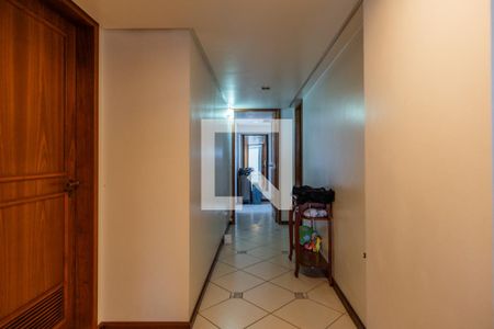 Apartamento à venda com 300m², 4 quartos e sem vagaCorredor