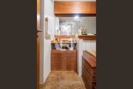 Apartamento à venda com 300m², 4 quartos e sem vagaBanheiro da Suíte