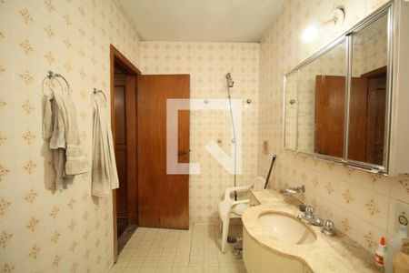 Casa à venda com 285m², 4 quartos e 5 vagasBanheiro suíte 1