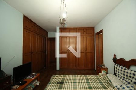 Casa à venda com 285m², 4 quartos e 5 vagasSuíte 1