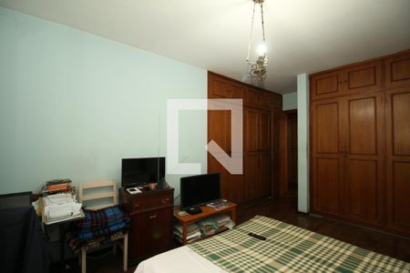 Casa à venda com 285m², 4 quartos e 5 vagasSuíte 1