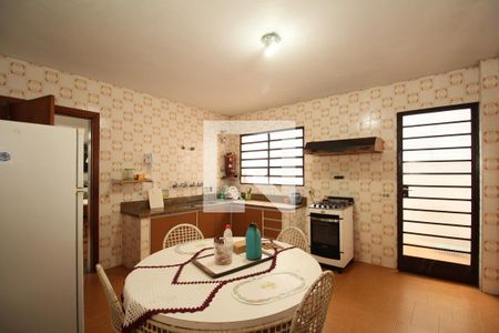 Casa à venda com 285m², 4 quartos e 5 vagasCozinha