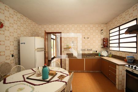 Casa à venda com 285m², 4 quartos e 5 vagasCozinha