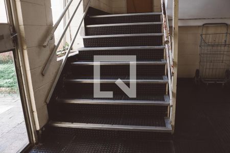 Apartamento para alugar com 60m², 2 quartos e 1 vagaEscada