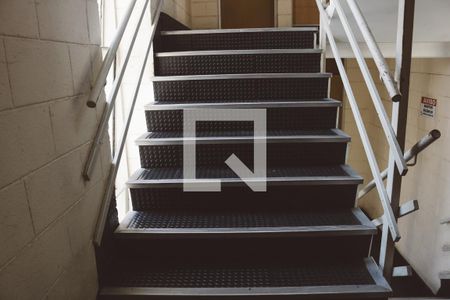 Apartamento para alugar com 60m², 2 quartos e 1 vagaEscada