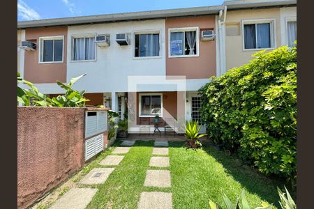 Casa de condomínio à venda com 85m², 3 quartos e 1 vagaFachada